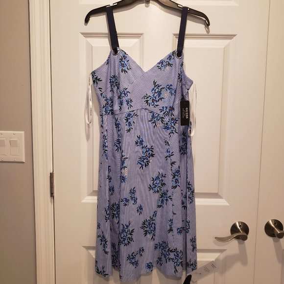 Guess by Marciano Dresses & Skirts - NWT! Guess V-Neck Dress